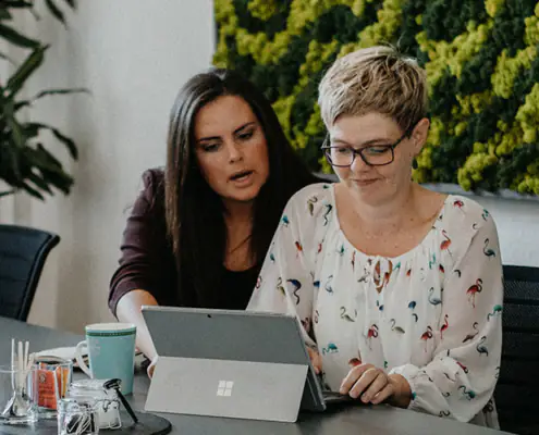 Anaxco Wir Header Bild Team Besprechung IT-Services IT-Lösungen IT-Experten Cloud Digitalisierung Speditionssoftware TMS Datensicherheit Server Anaxco Wir Header Bild Team Besprechung IT-Services IT-Lösungen IT-Experten Cloud Digitalisierung Speditionssoftware TMS Datensicherheit Server