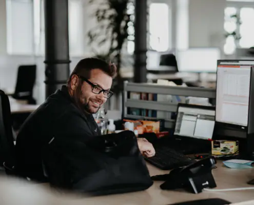 Anaxco Arbeitswelt Teaserbild IT-Services IT-Lösungen IT-Experten Cloud Digitalisierung Speditionssoftware TMS Datensicherheit Server Anaxco Arbeitswelt Teaserbild IT-Services IT-Lösungen IT-Experten Cloud Digitalisierung Speditionssoftware TMS Datensicherheit Server